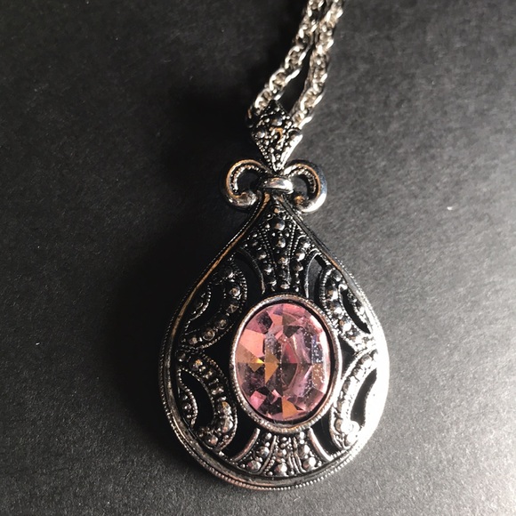 GREAT GIFT! Necklace teardrop pendant pink stone 25.5” chain tarnish free - Picture 6 of 9